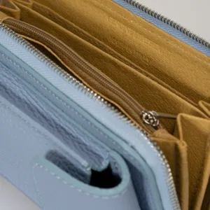 1175 CELESTE 4 06afbd00 556b 47e6 8e92 317c2d520dae