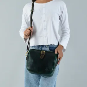 132 6798c9e8 53e1 4e4c 8d0e b60ea63486de 525x700