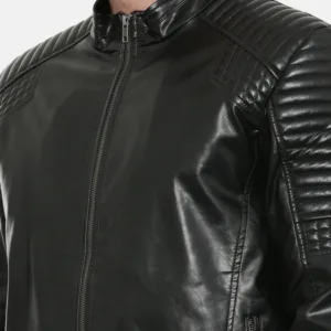 2 d4d063ff bbfe 4452 ade9 8877b978c079 525x700