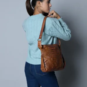 33 3d48c9c8 2972 46a3 ad1e 5f66abab48b8 525x700