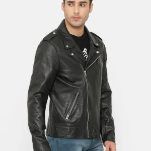 3 933f9504 267a 4d2c 96ca 46fe06ae6b2a 525x700