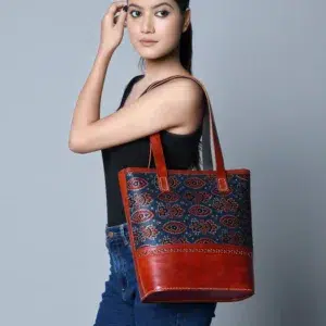 53 914993f2 3653 4a8b 8330 0d409842e688 525x700