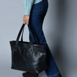 66 0a5f35cd 5e16 4a70 9a34 2e28481d1158 525x700